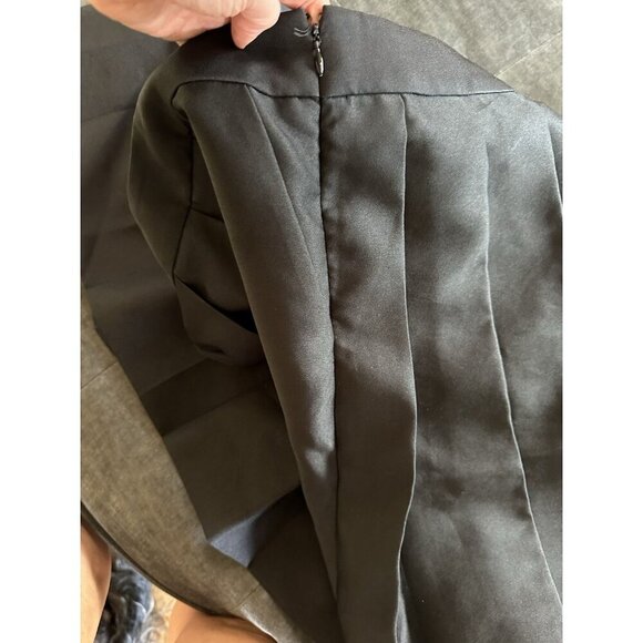 Ann Taylor women’s black skirt pleated size 10 - Picture 4 of 4